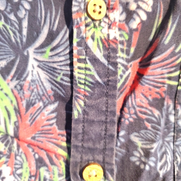 Denim & Flower Button Down Shirt - Picture 5 of 5